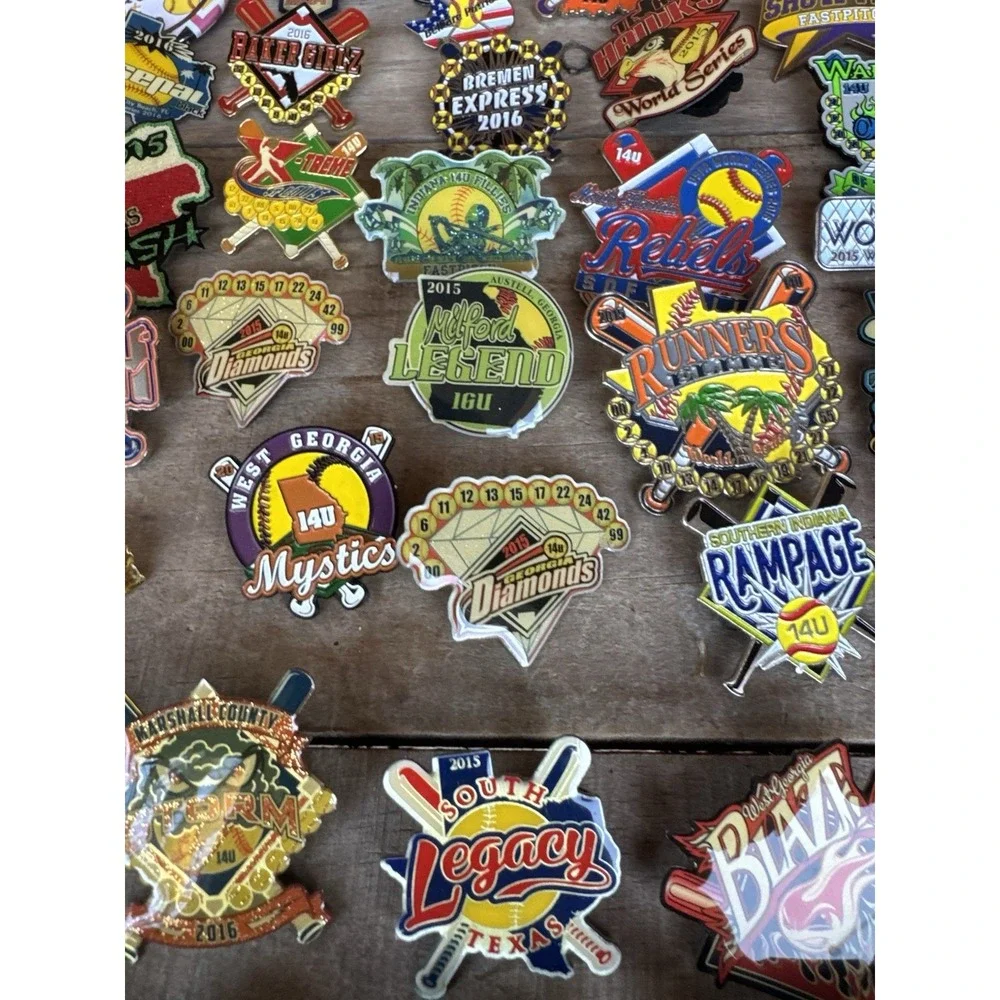 Lot of 64 Girls Fast Pitch Softball Team Trading Fastpitch Pinback Pins‎